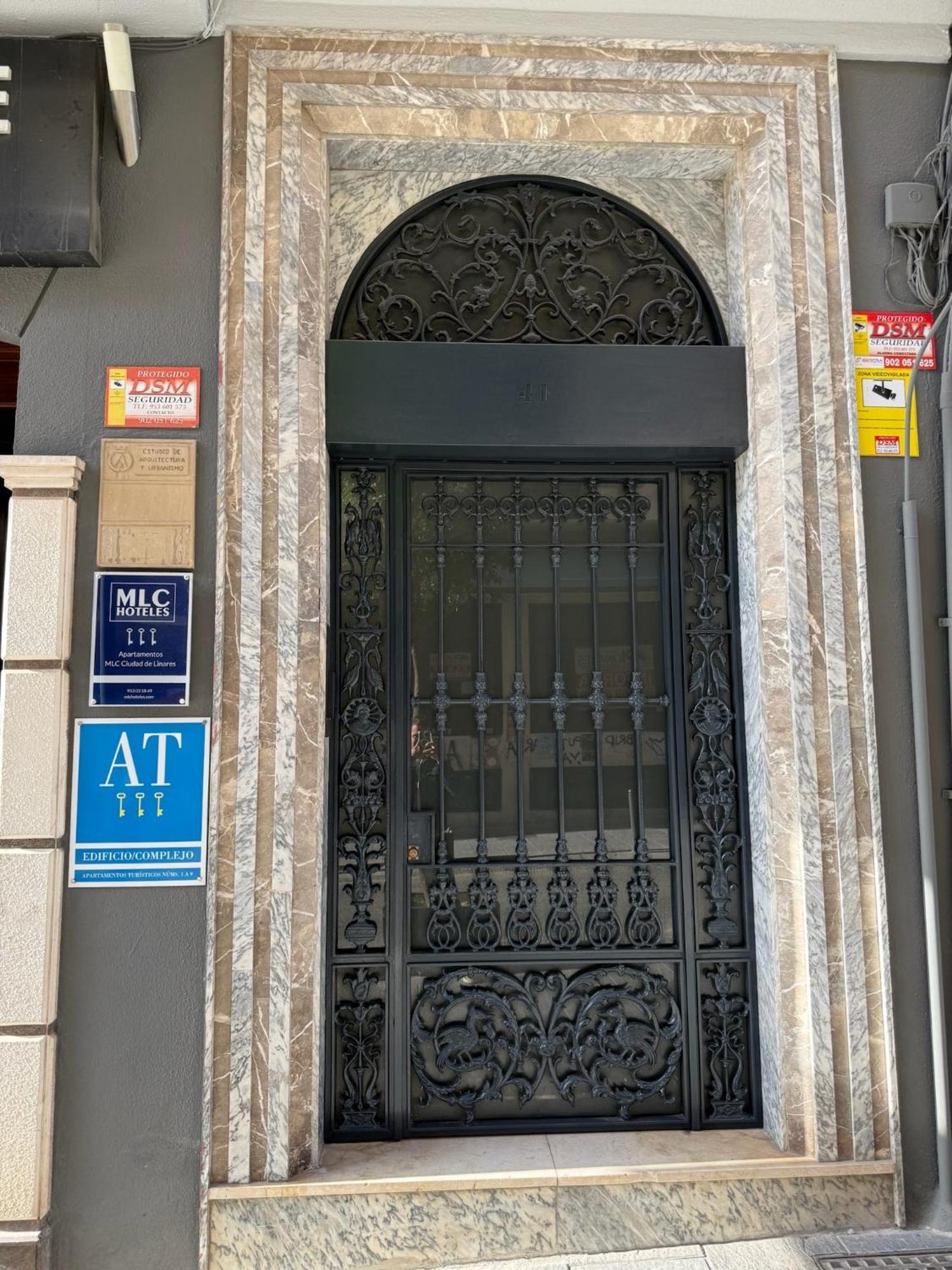 Apartamentos Mlc Ciudad De Linares 利纳雷斯 外观 照片